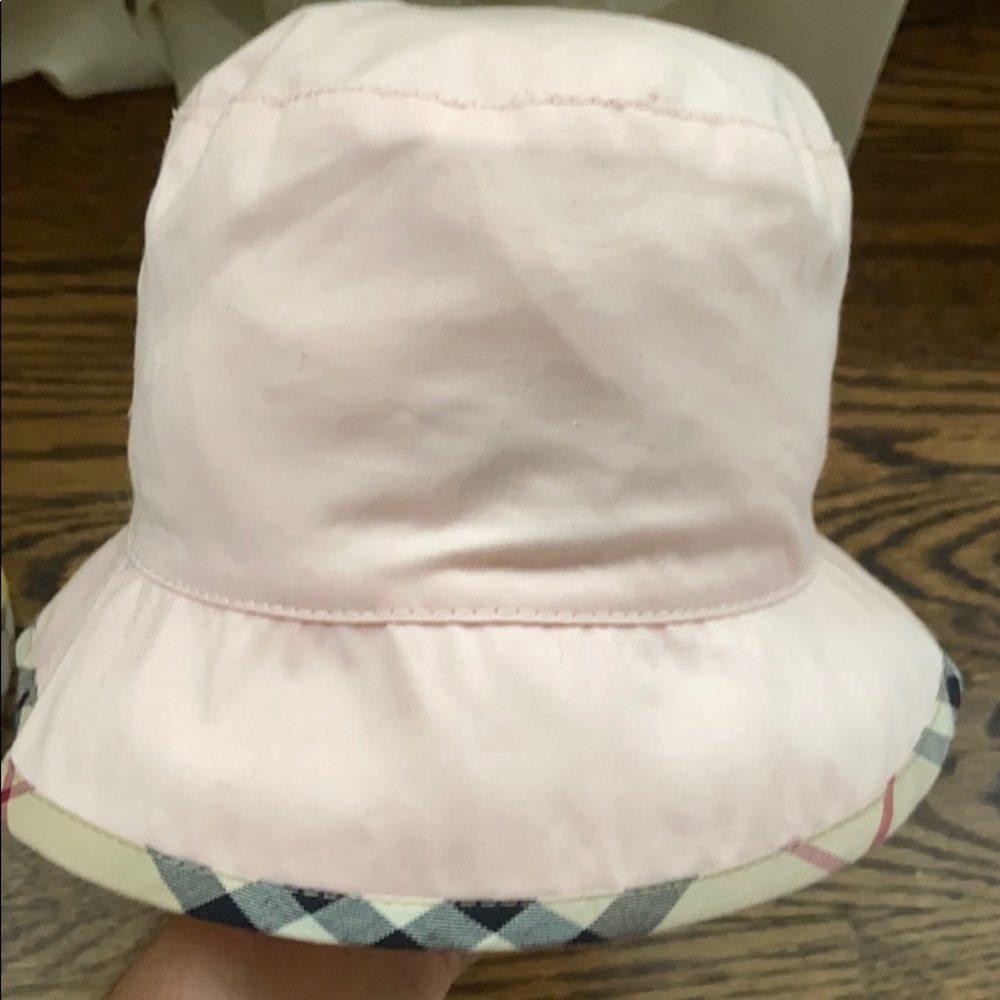 Light pink Burberry Bucket hat